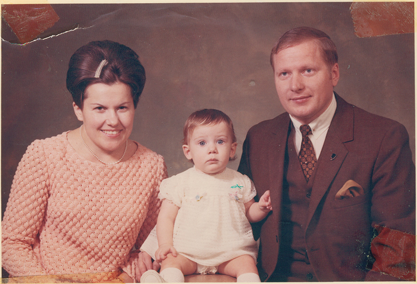 Dad,_mom_and_me_1968